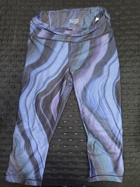 Athleta Purple & Blue Wave Capri Leggings